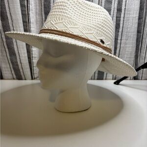 Like new white cotton summer sunhat.